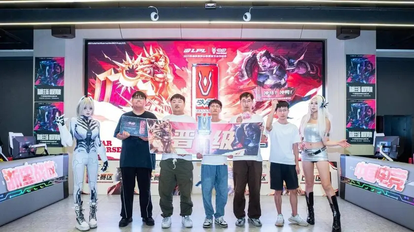 电竞团队配合全解析：从选手赛前交流、团队阵容选择到关键团战沟通与赛后复盘分析