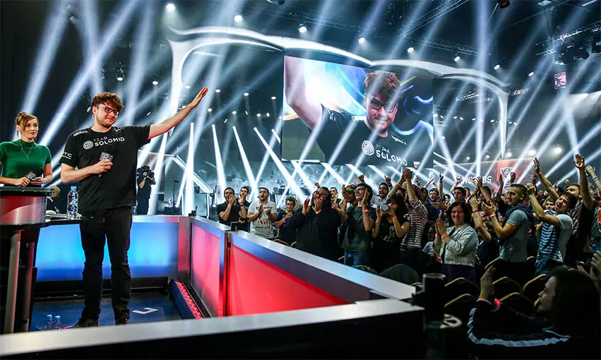 彩虹六号国服重塑电竞生态：本地化运营、赛事体系与职业训练环境全面解析